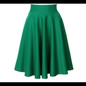 Midi skater skirt in Kelly green. Size small. New!